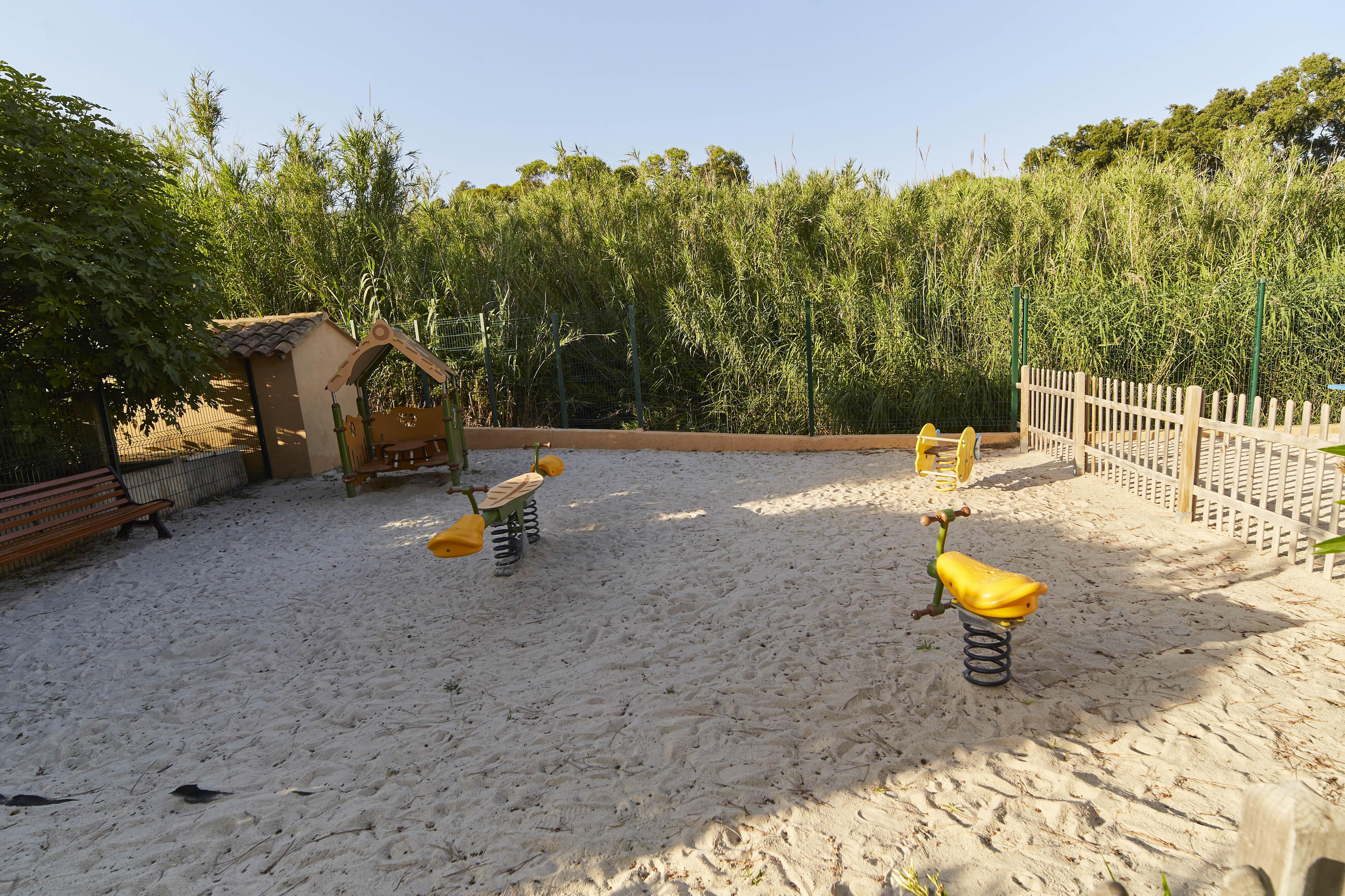 Residence Pierre & Vacances L'Anse De Pramousquier Le Lavandou Buitenkant foto