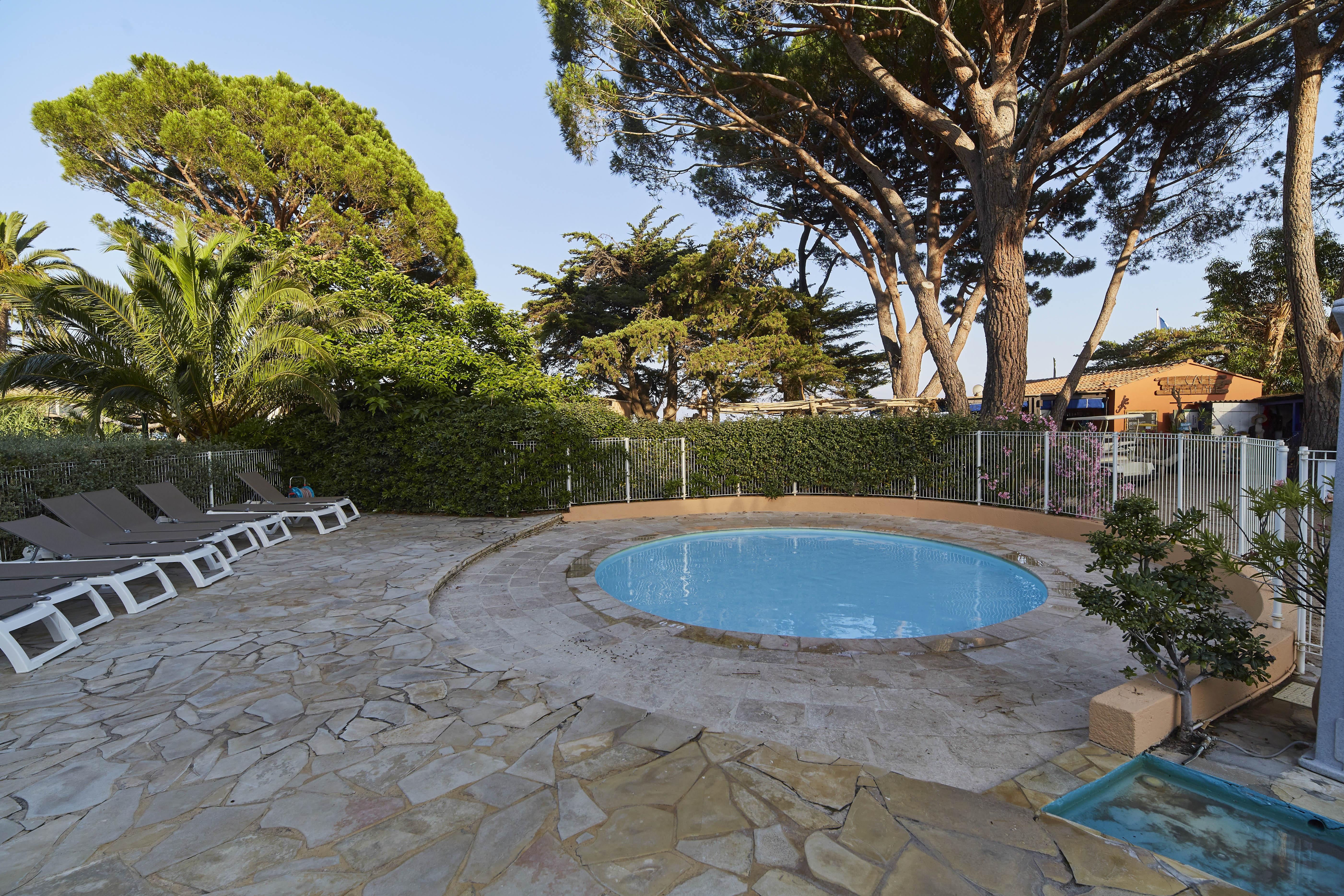 Residence Pierre & Vacances L'Anse De Pramousquier Le Lavandou Buitenkant foto