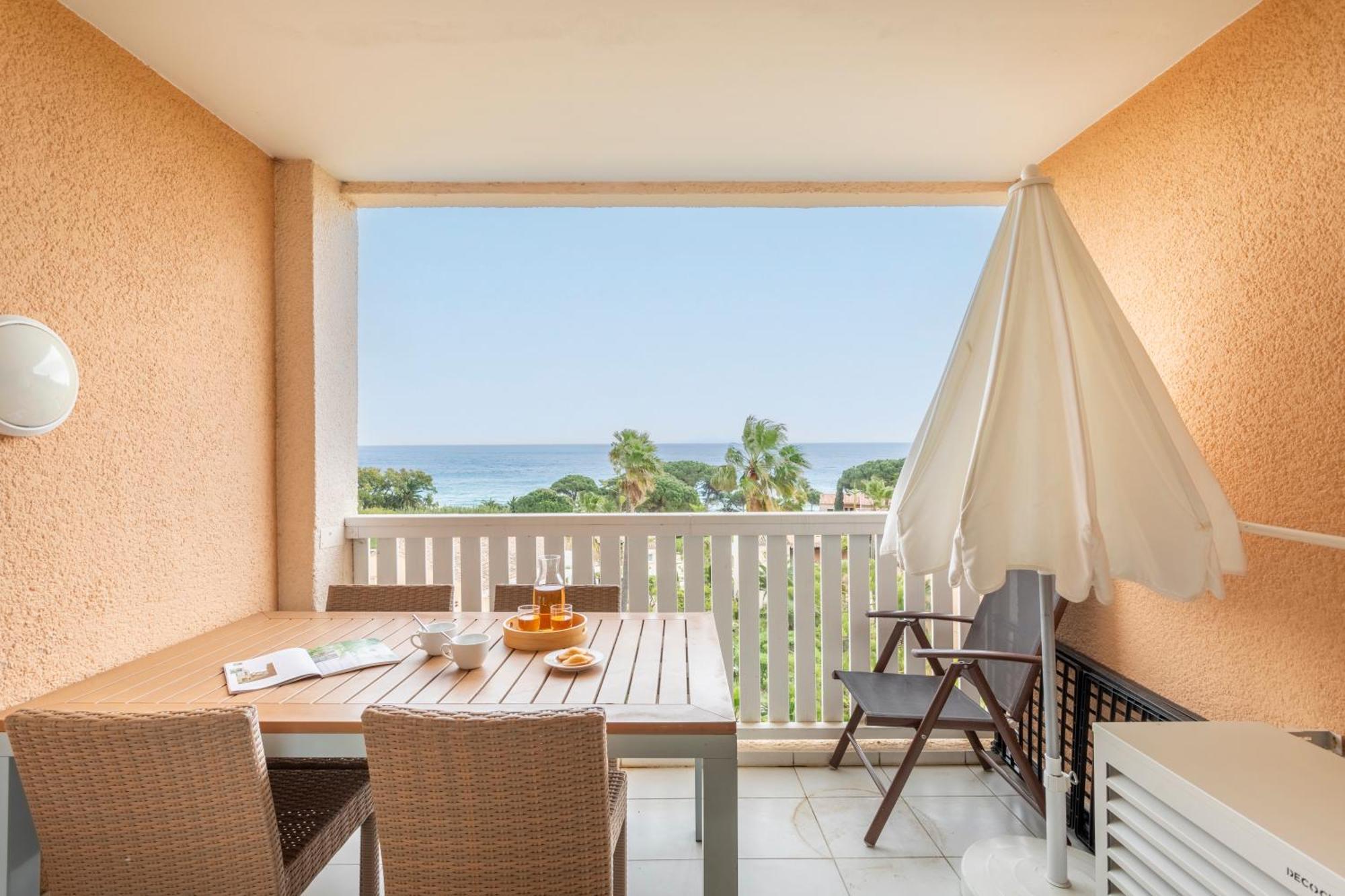 Residence Pierre & Vacances L'Anse De Pramousquier Le Lavandou Buitenkant foto