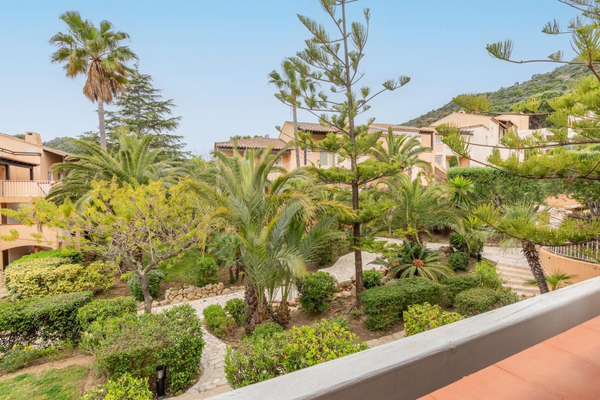 Residence Pierre & Vacances L'Anse De Pramousquier Le Lavandou Buitenkant foto