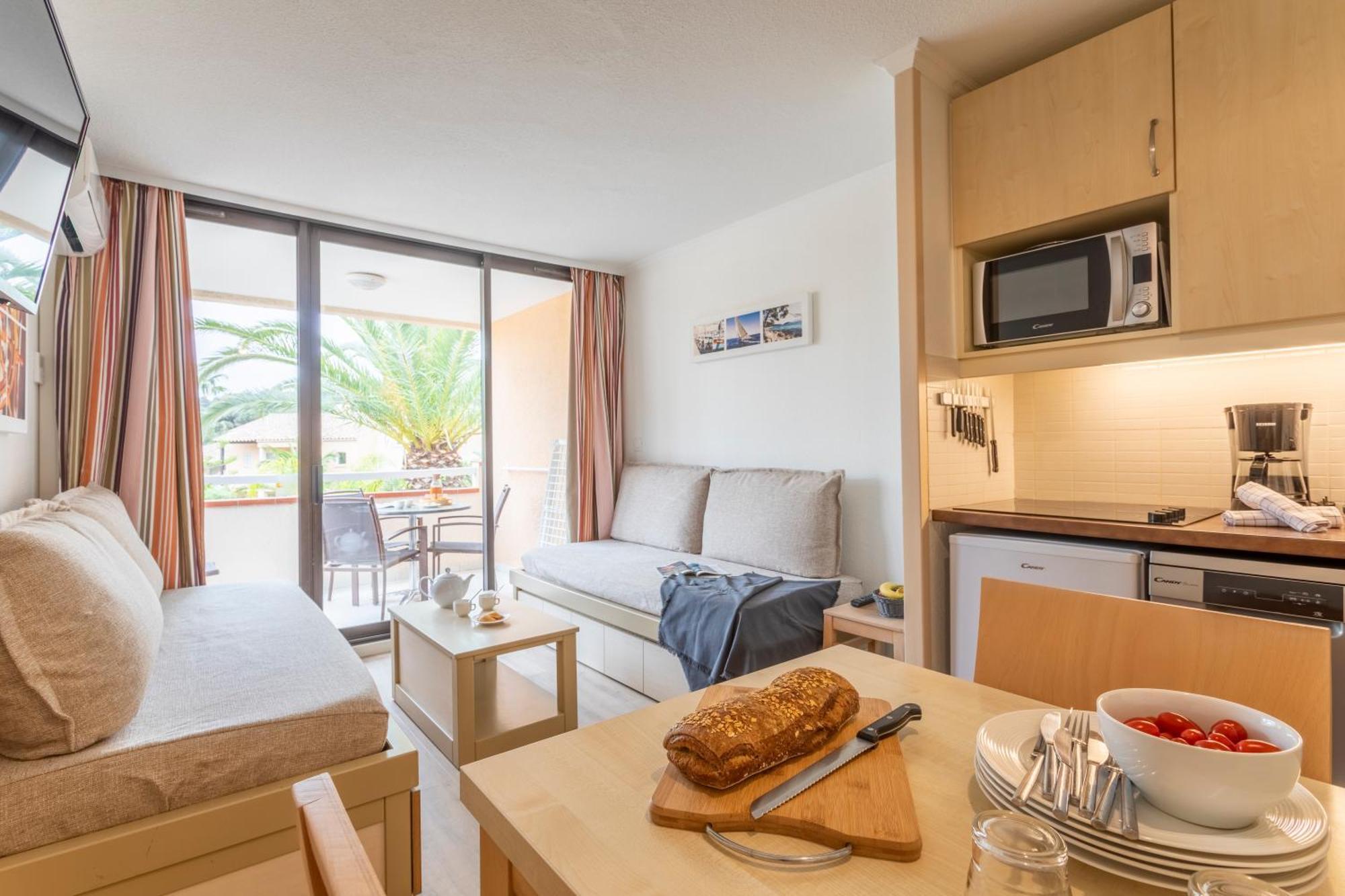 Residence Pierre & Vacances L'Anse De Pramousquier Le Lavandou Buitenkant foto