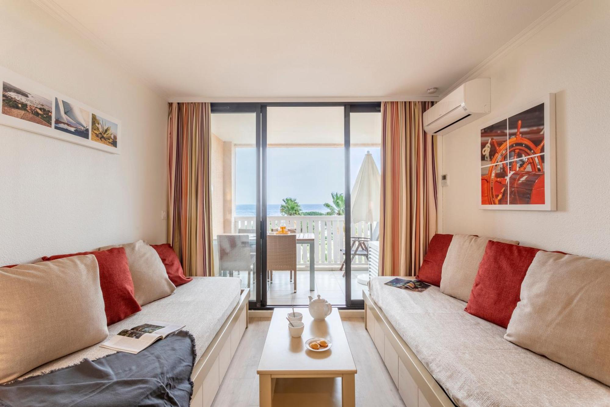 Residence Pierre & Vacances L'Anse De Pramousquier Le Lavandou Buitenkant foto