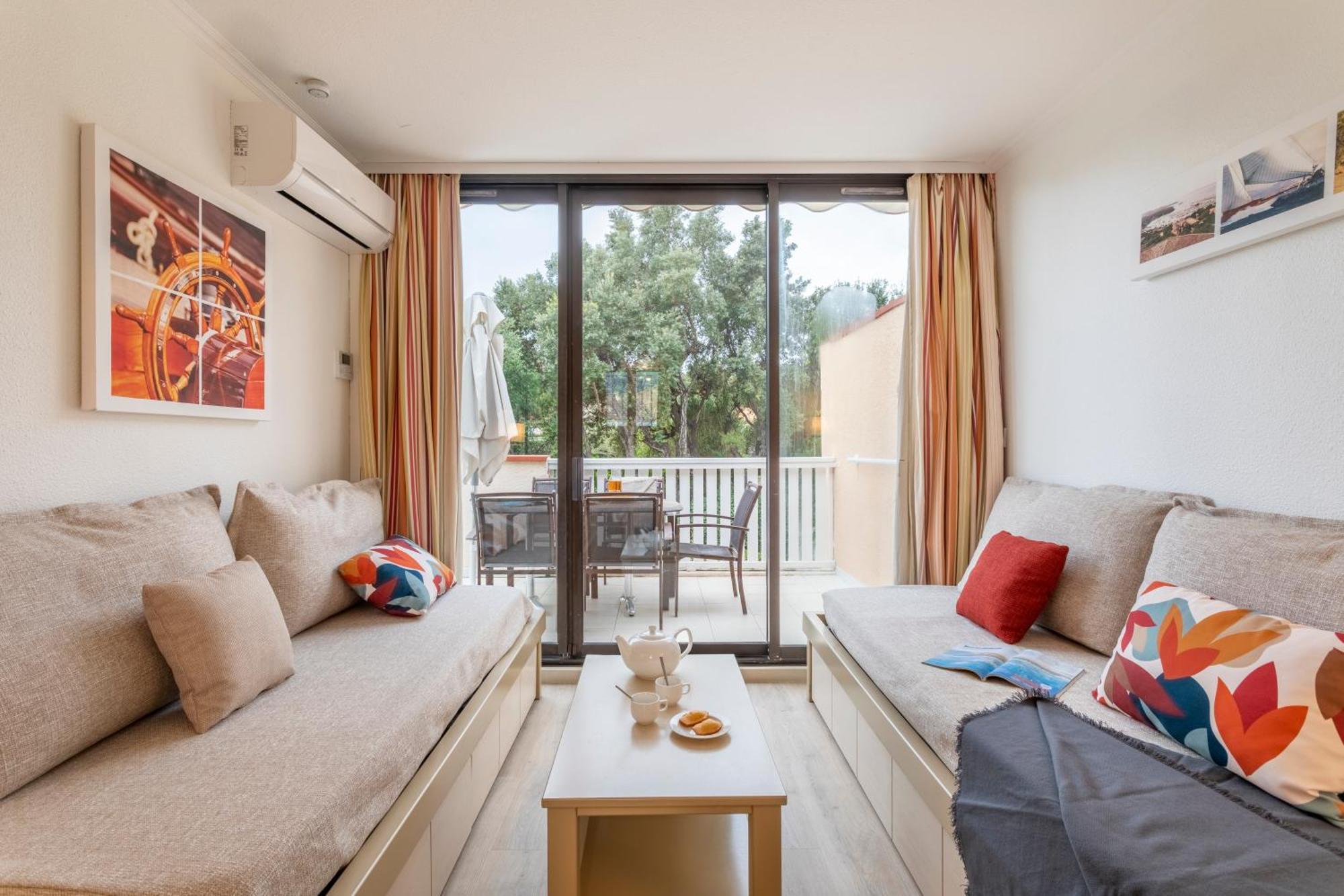 Residence Pierre & Vacances L'Anse De Pramousquier Le Lavandou Buitenkant foto